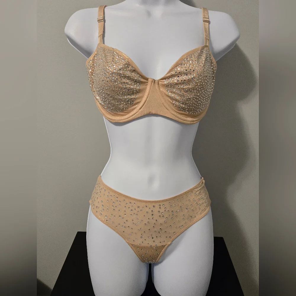 Victoria's Secret Dream Angels Pushup Without Padding Rhinestone Bra, SIZE 34DD - Picture 11 of 12